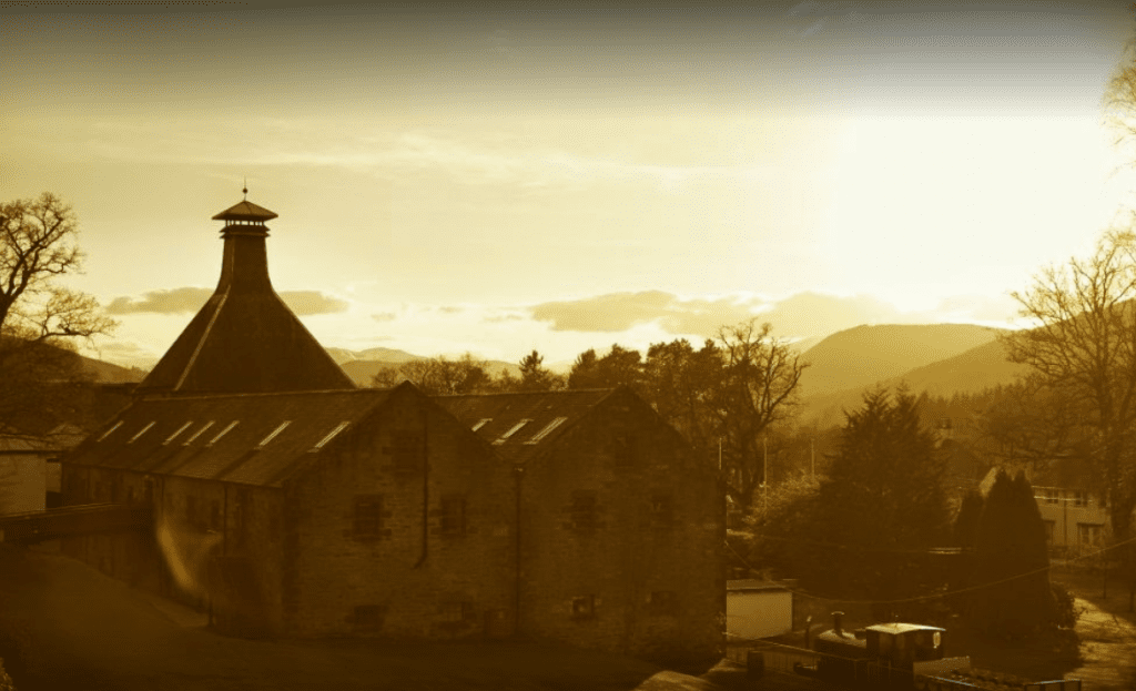 Deward's Distillery: Distilleries in Dunkeld