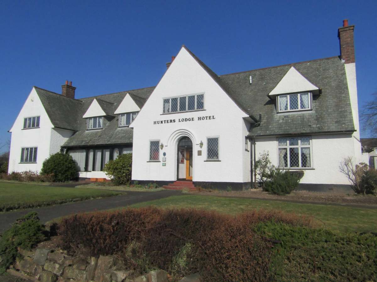 Hunters Lodge Hotel