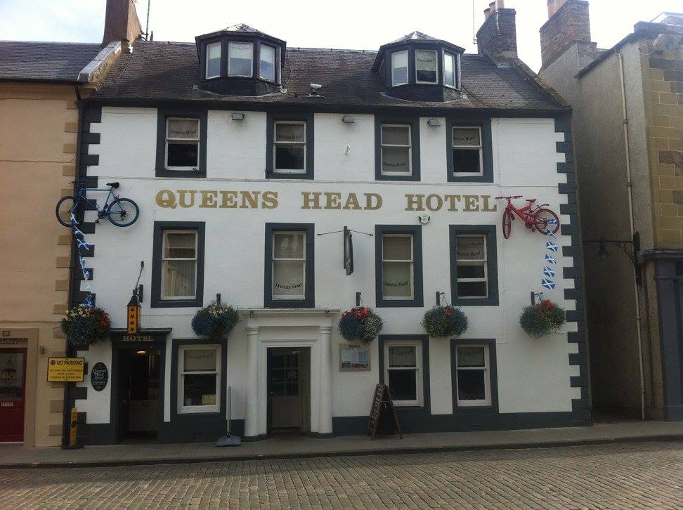 Queens Head Hotel