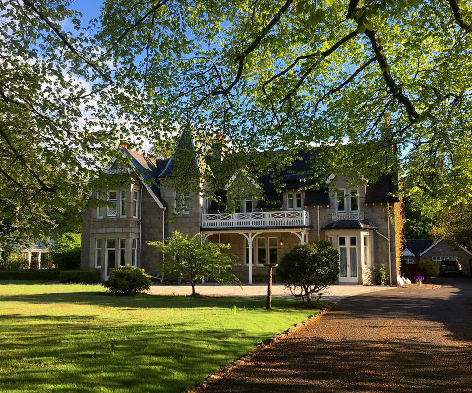 Struan Hall